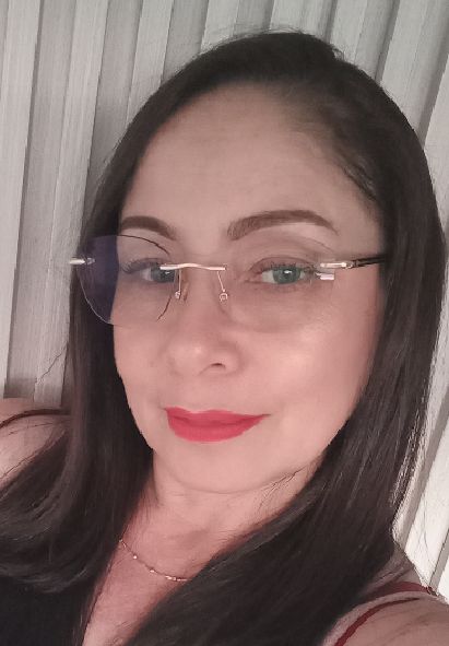 Luciana, en línea ahora