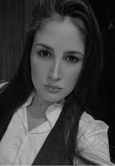 C L O E, de Argentina, en video chat